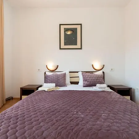 Apartment House Mitic *