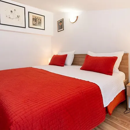 Apartment House Mitic *
