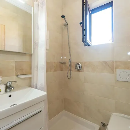 Apartment House Mitic *