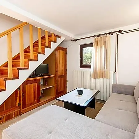 House Mitic
