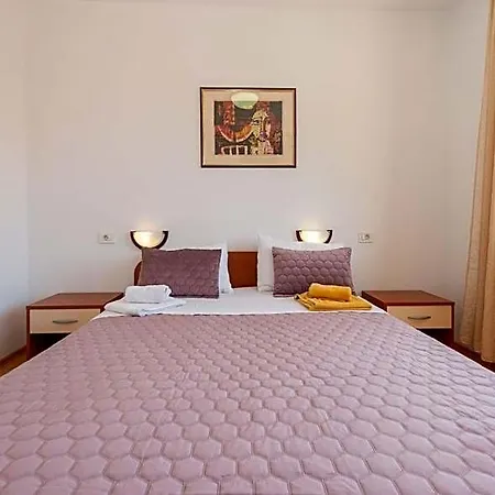 Apartment House Mitic *