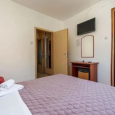 House Mitic Apartmán *