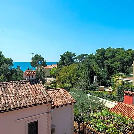 Apartment House Mitic